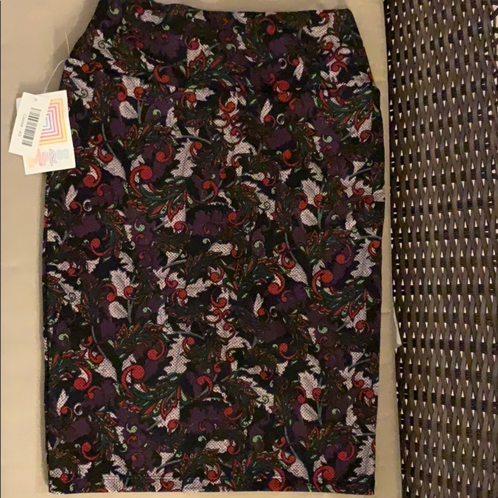 Free wi Purchase LuLaRoe skirt